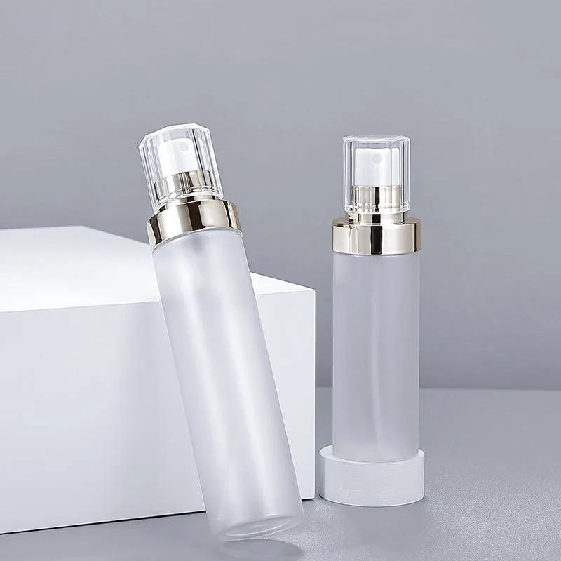 H4ff5505469344bbdb653b032117f216dW Frosted PET Plastic Spray Bottle with Gold-Plated Cap 150ml