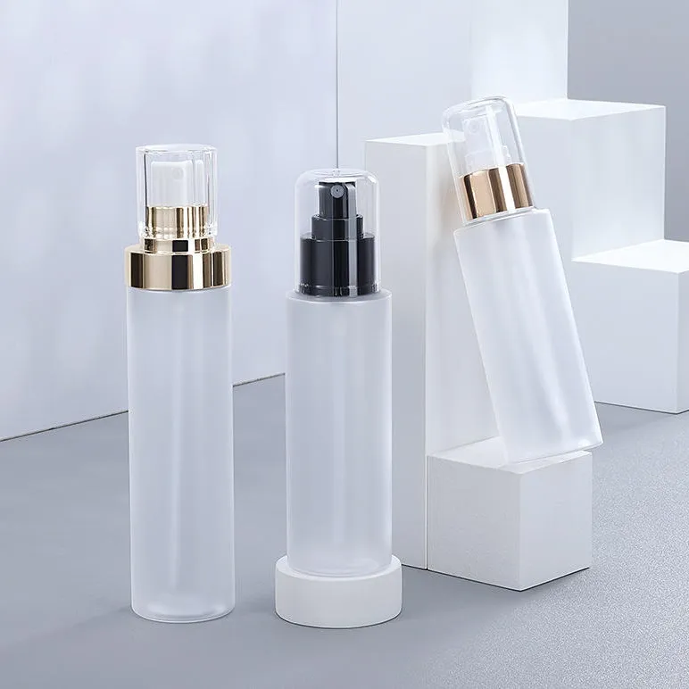 Frosted PET Plastic Spray Bottle with Gold-Plated Cap 150ml