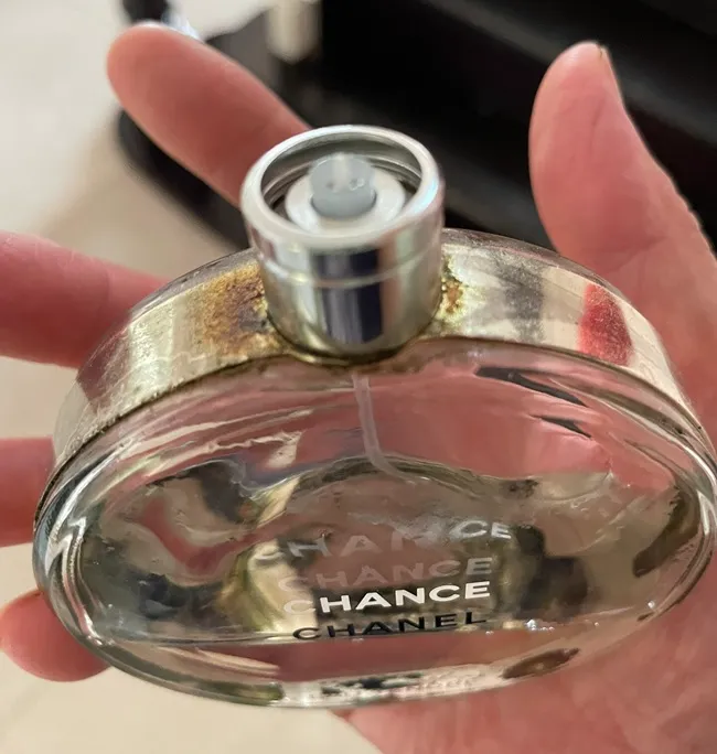 Peut-on conserver un parfum sans bouchon ?