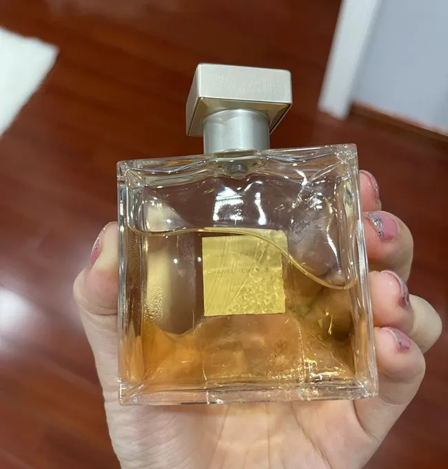 Peut-on conserver un parfum sans bouchon ?