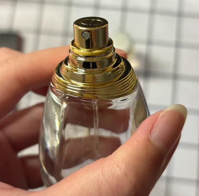 Peut-on conserver un parfum sans bouchon ?