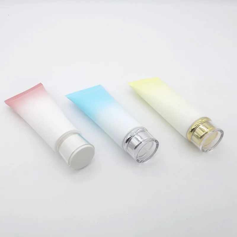 Gesichtsreiniger in einer Tube zum Ausdrücken Maßgefertigte leere Kunststofftuben als Verpackung für Gesichtsreiniger – Tuben mit Ausdrückefunktion, 50 g, 80 g, 100 g, 120 g, 150 g, 200 g