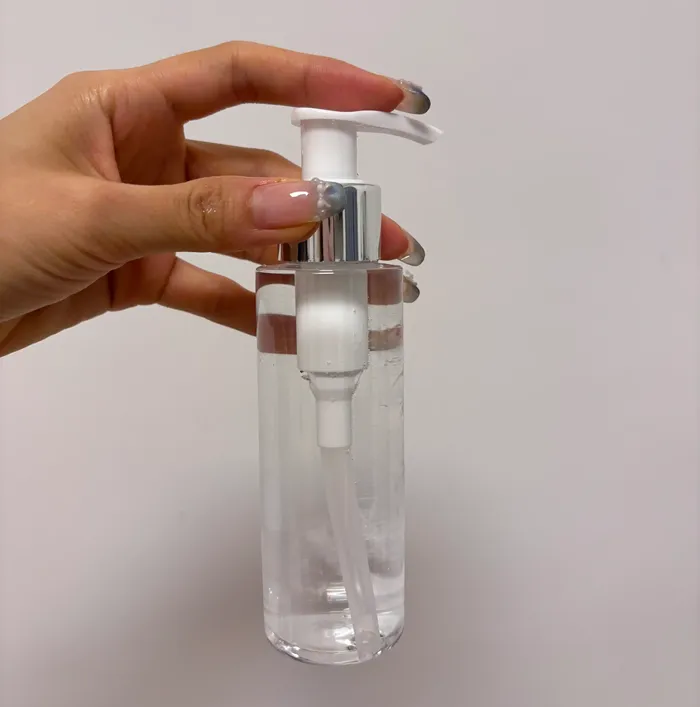 ¿Por qué gotea por la parte de abajo un frasco con bomba sin aire?