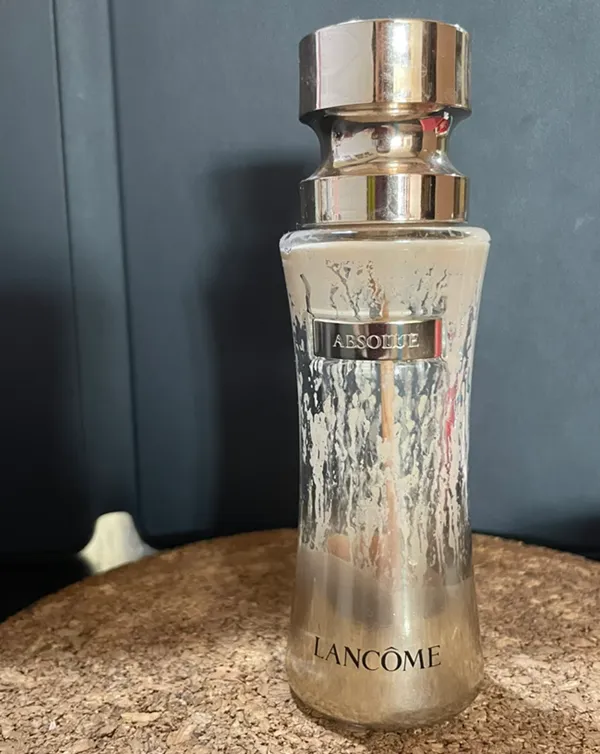 Common Causes of Cosmetic Bottle Leakage